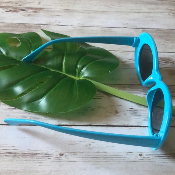 Clout Goggles Retro Sunglasses - Blue - Picture 3 of 10